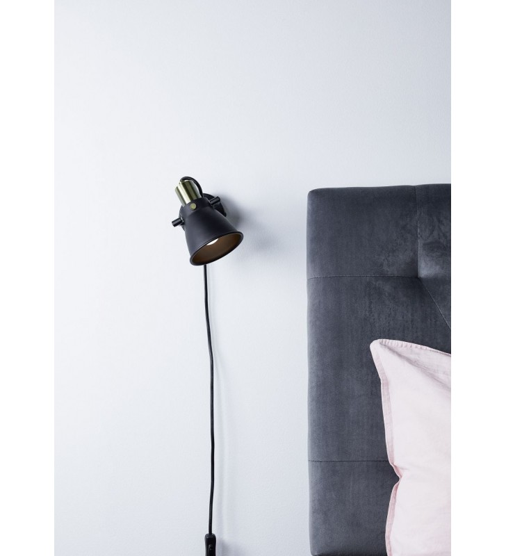 Czarny metalowy kinkiet Alton włącznik na kablu np. do sypialni