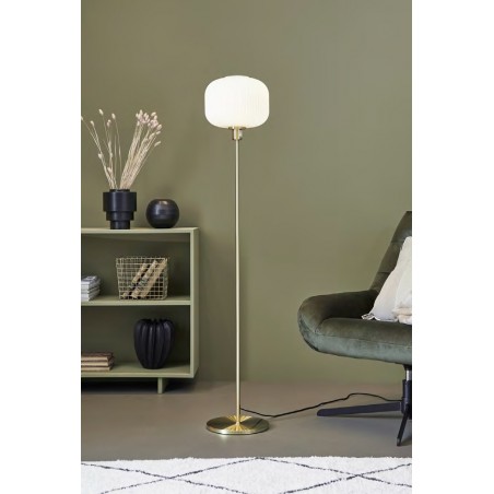 Mosiężna lampa podłogowa do salonu Sober biały klosz ze szkła włącznik na przewodzie