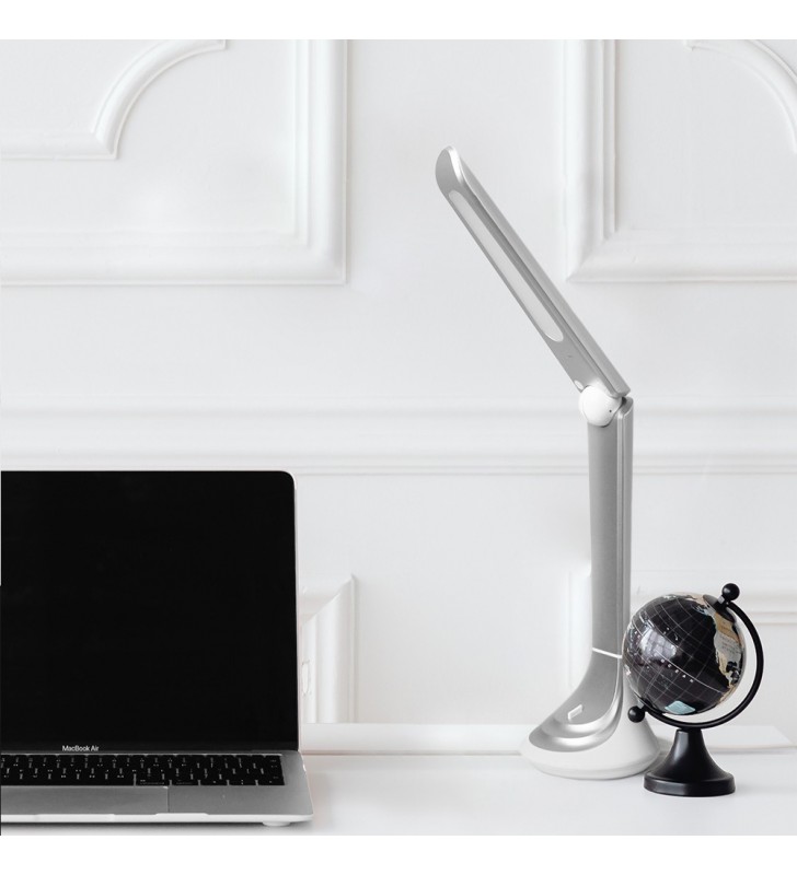 Biało srebrna lampka biurkowa Aston LED włącznik na lampie naturalna barwa światła 4000K